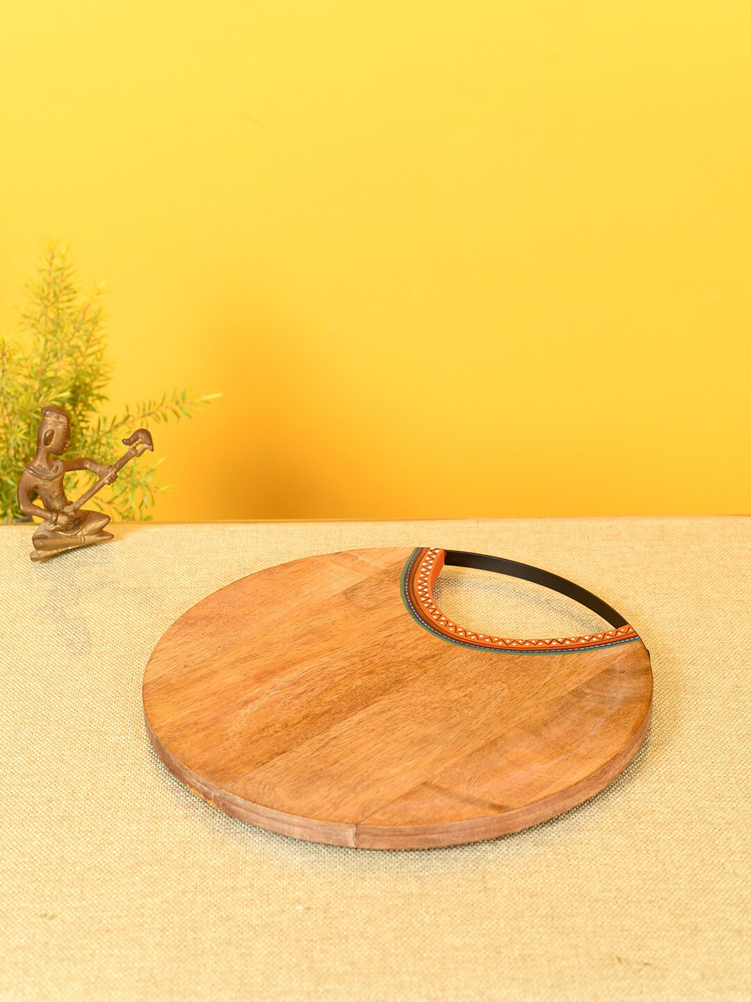 AAKRITI ART CREATIONS  Beige Spherical Chopping Wooden Board