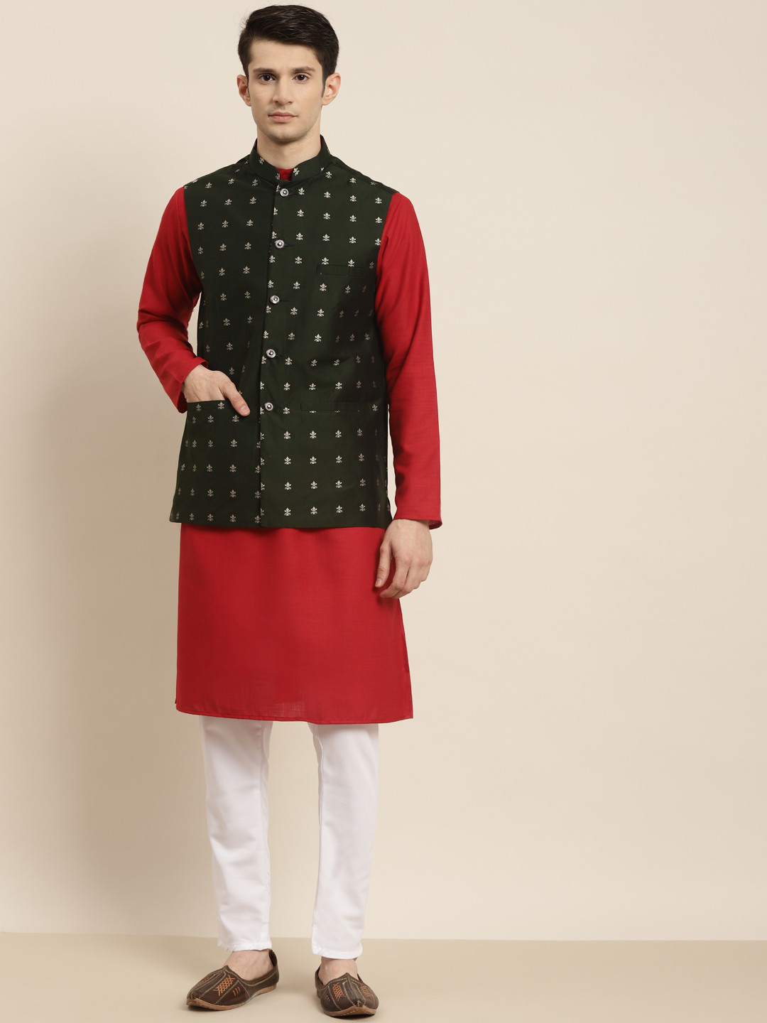SOJANYA Men Red & Dark Green Kurta with Churidar & Nehru Jacket