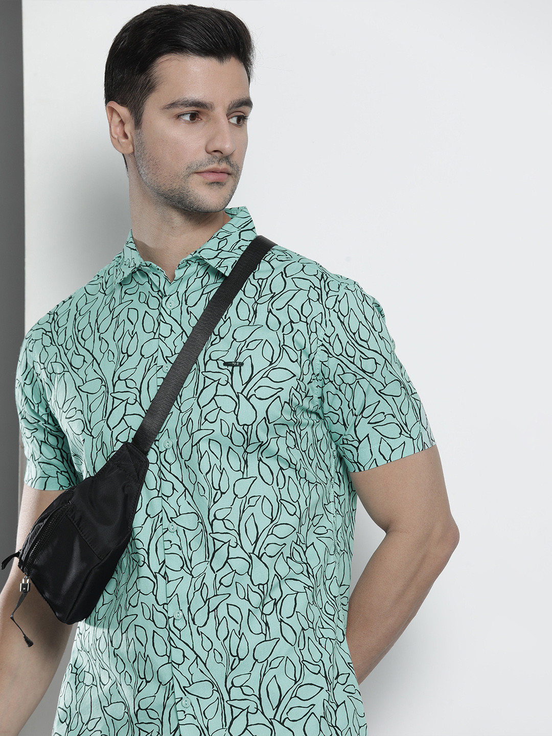 The Indian Garage Co Men Regular Fit Tropical Printed Resortwear Shirt