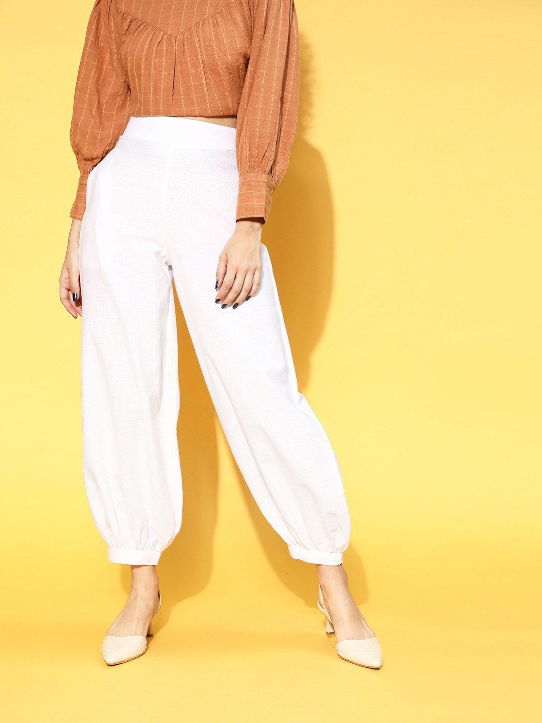 Juniper Women Classic White Solid Elevated Bottom Track Pants