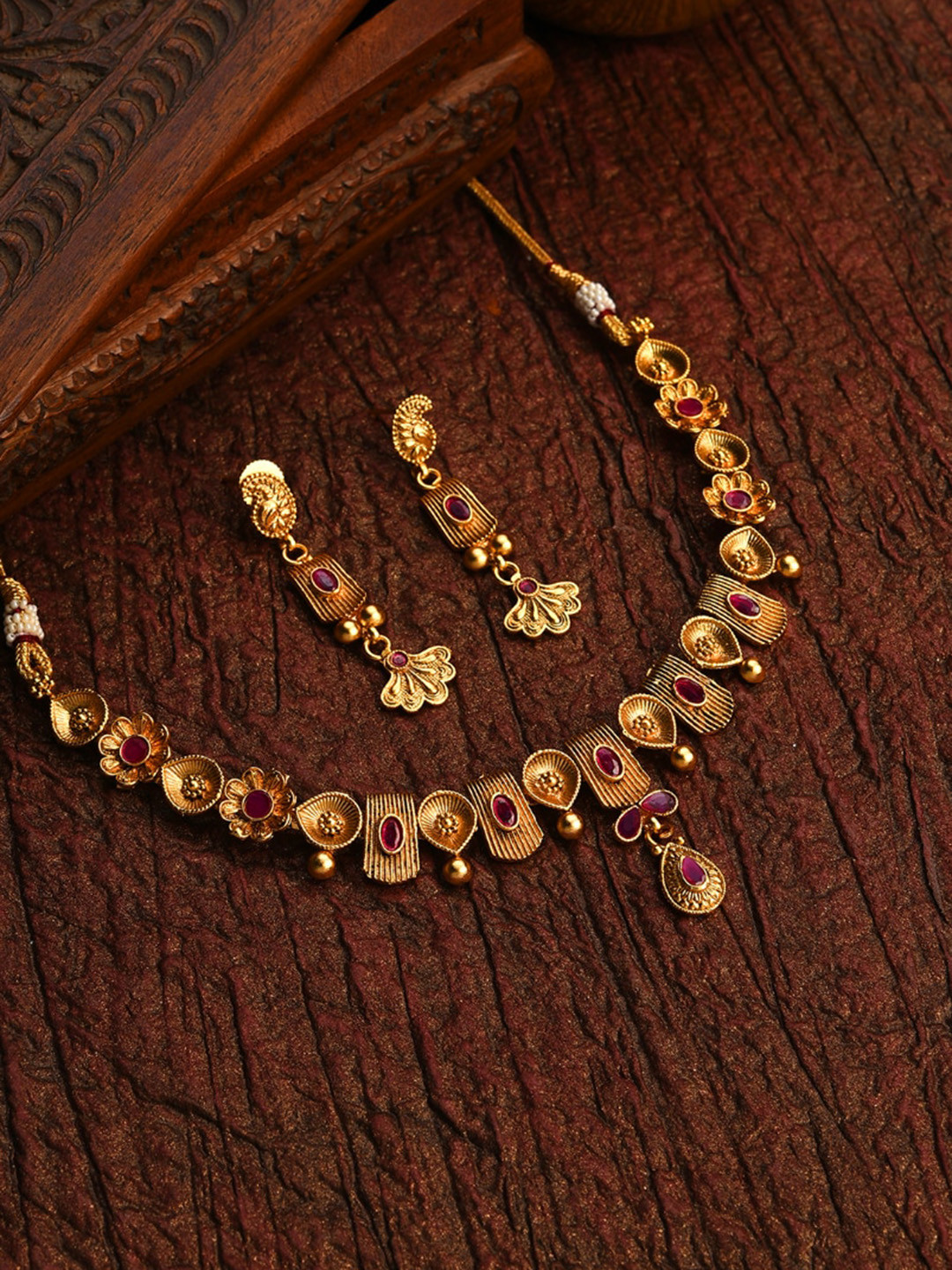 SOHI Gold-Plated Red Contemporary Jewellery Set