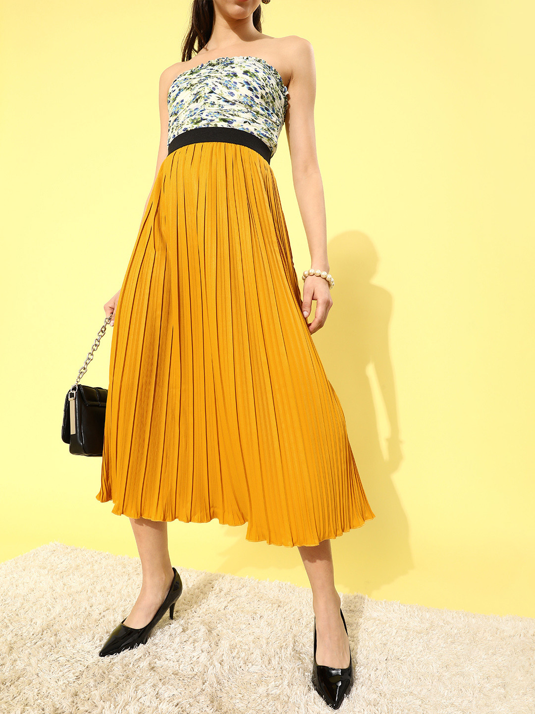 KASSUALLY Women Stylish Mustard Solid Accordion Pleated Form Skirt