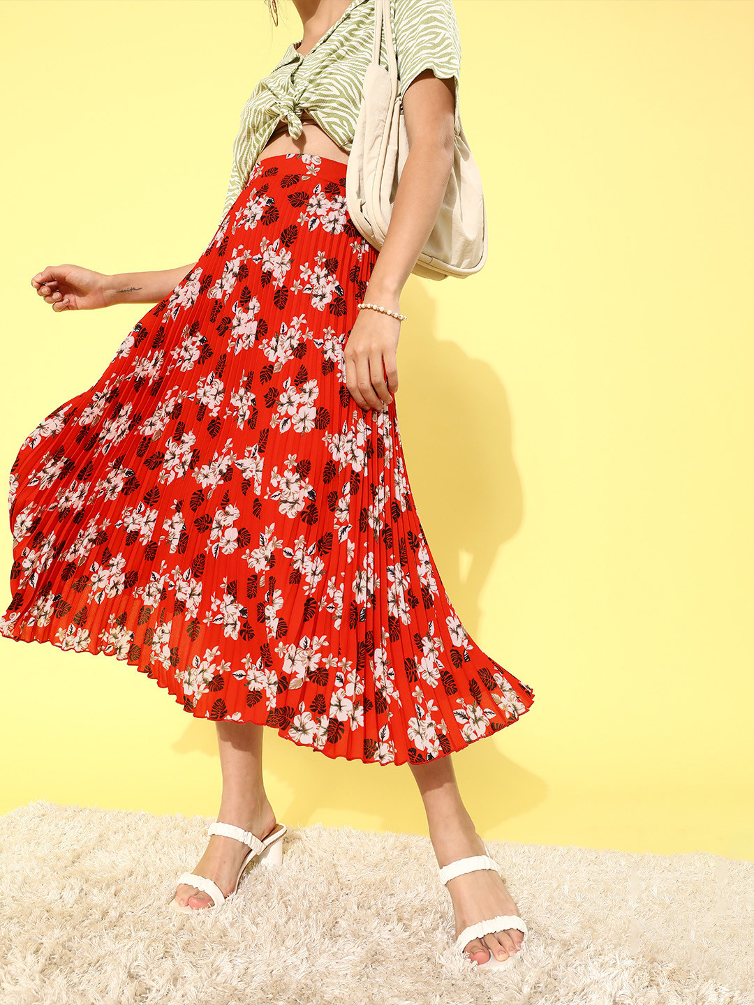 KASSUALLY Women Gorgeous Red Floral Pleated Form Skirt