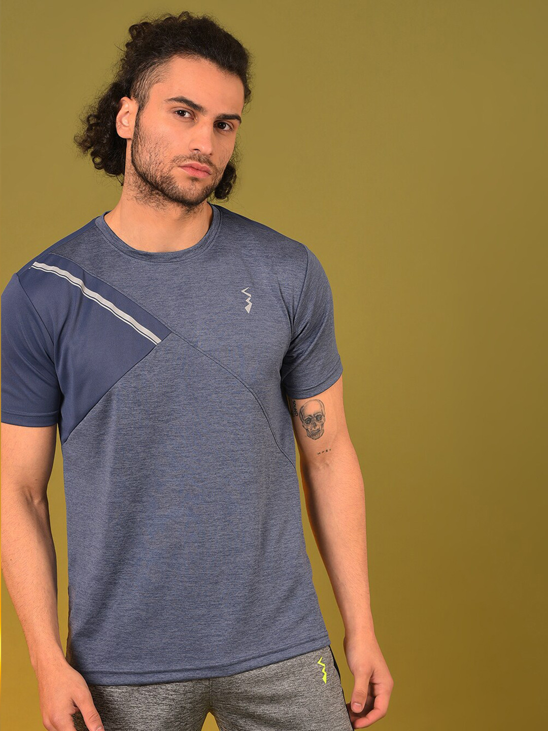 Campus Sutra Men Blue Outdoor T-shirt