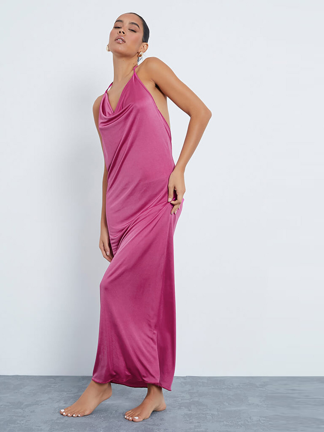 I Saw It First Women Fuchsia Solid Halter Neck Bodycon Maxi Dress