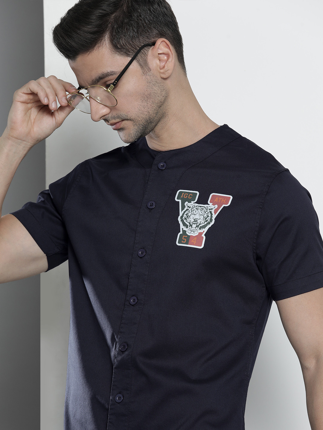 The Indian Garage Co Men Black Solid Casual Shirt