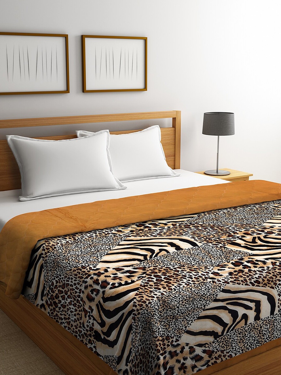 Dhrohar Black & Cream Abstract Printed 500 GSM Double Bed Quilt