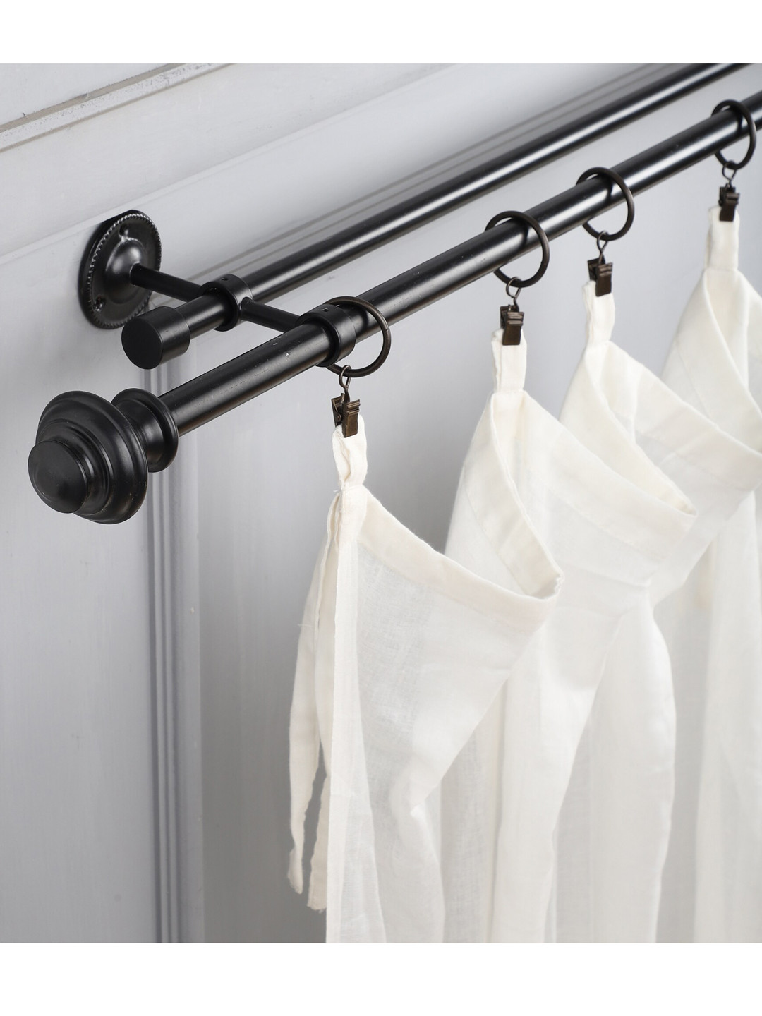 The Decor Mart Black Solid Curtain Rods With Brackets