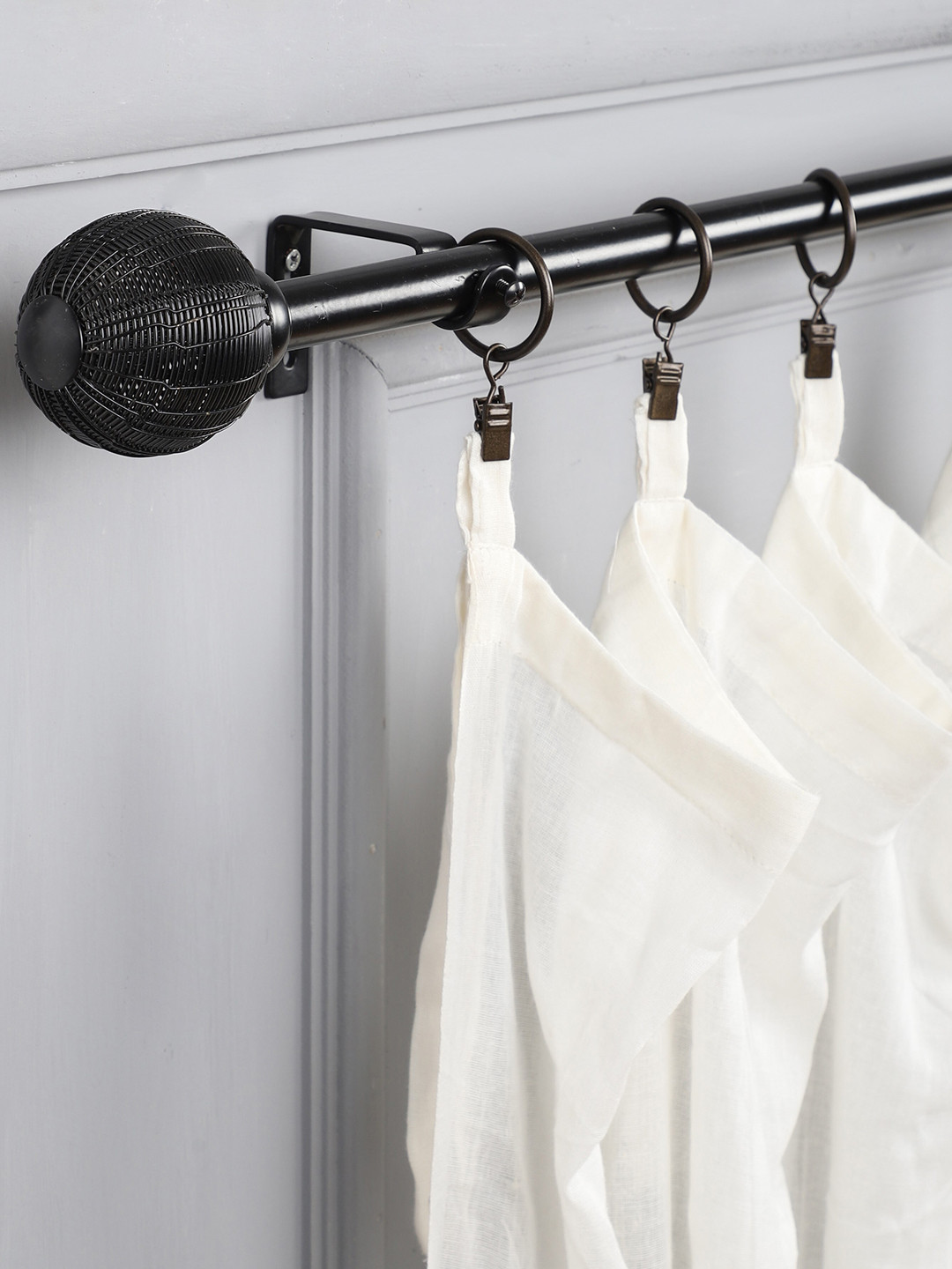 The Decor Mart Black Solid Curtain Rods With Brackets