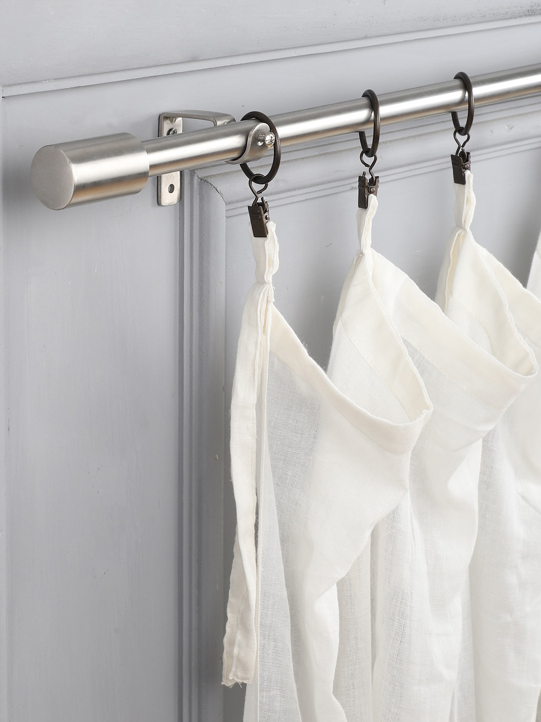 The Decor Mart Stainless Steel-Toned Extendable Curtain Rods With Brackets
