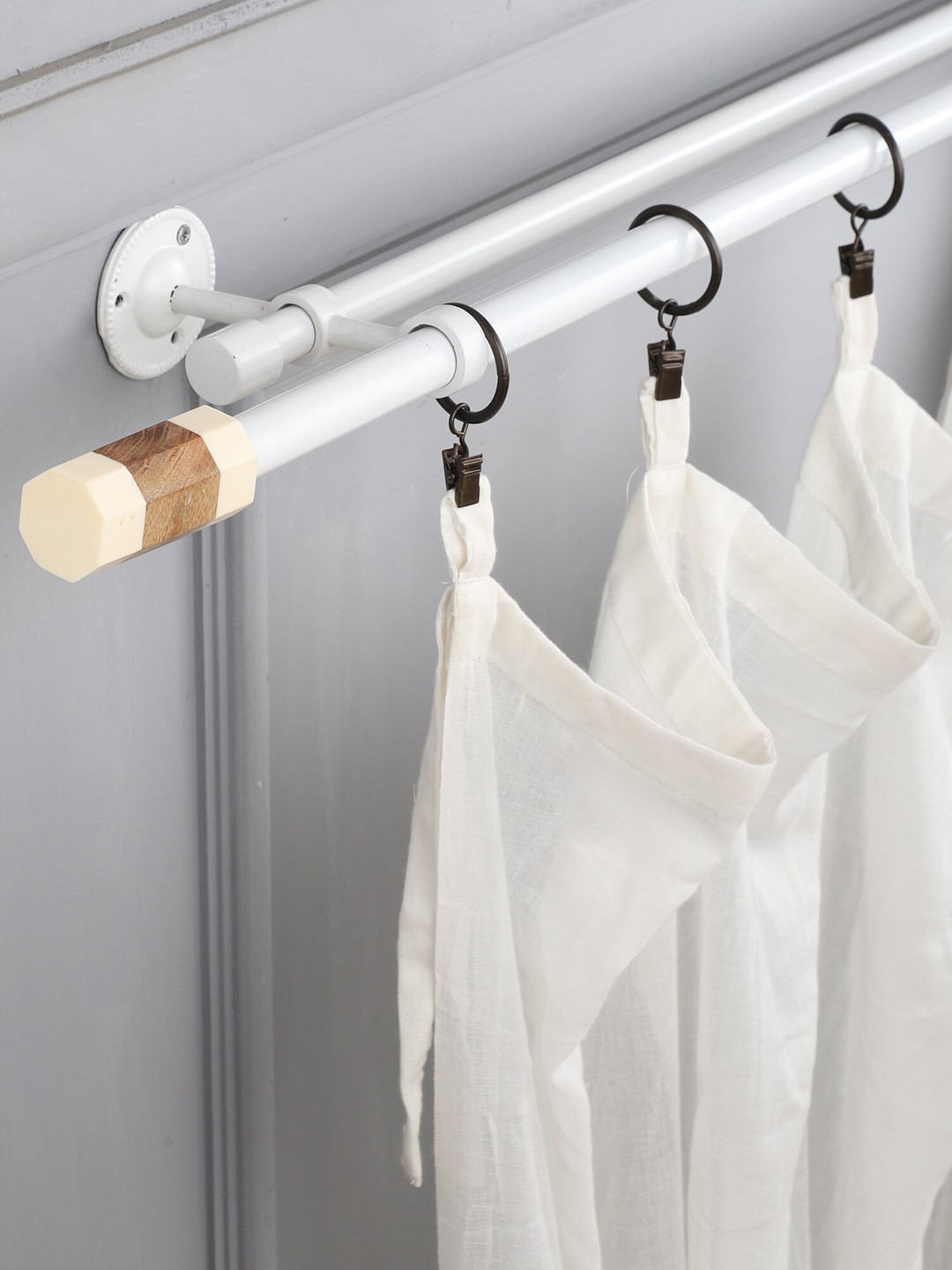 The Decor Mart White & Grey Solid Extendable Curtain Rod