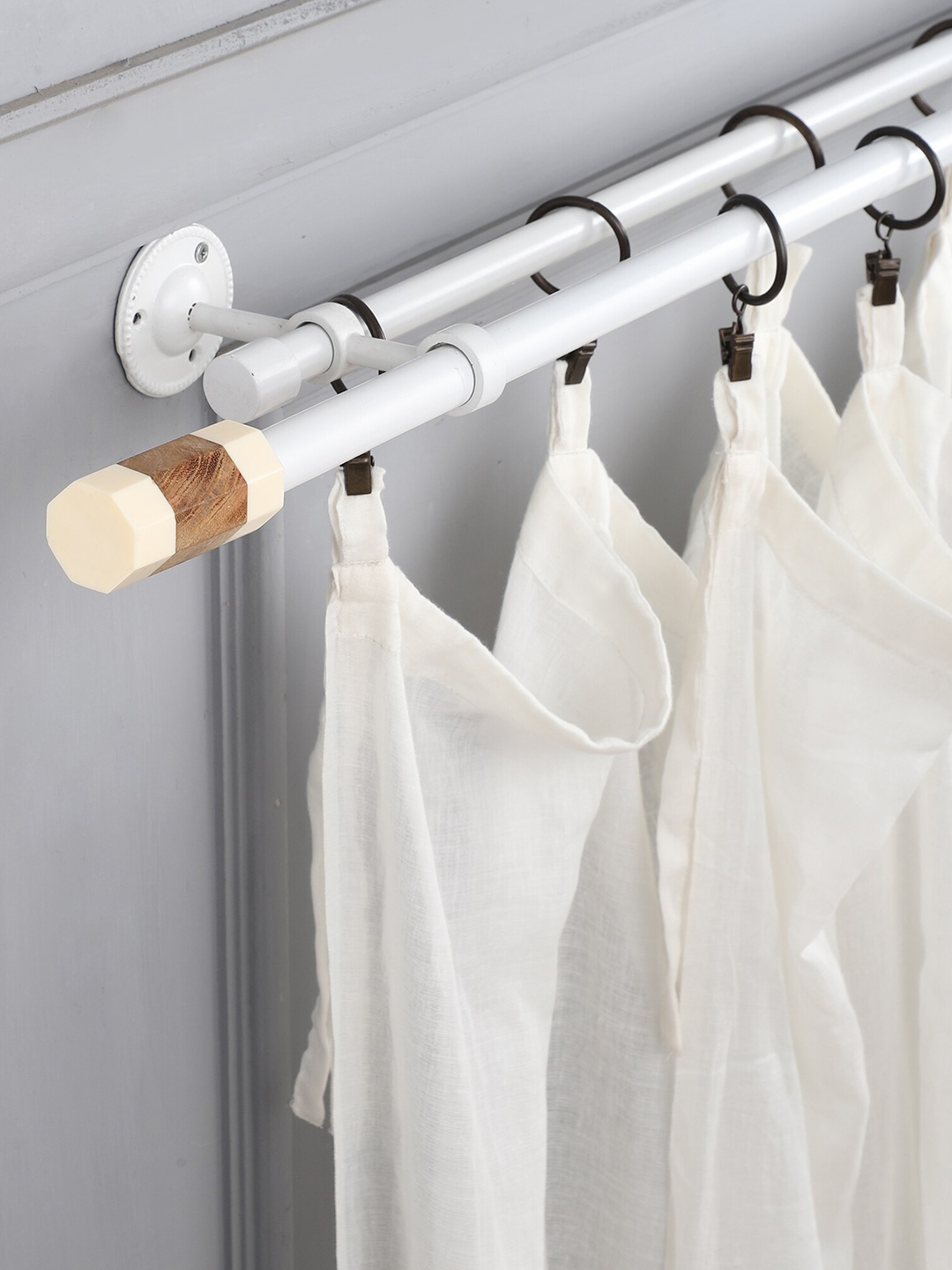 The Decor Mart White & Brown Solid Curtain Rods With Brackets