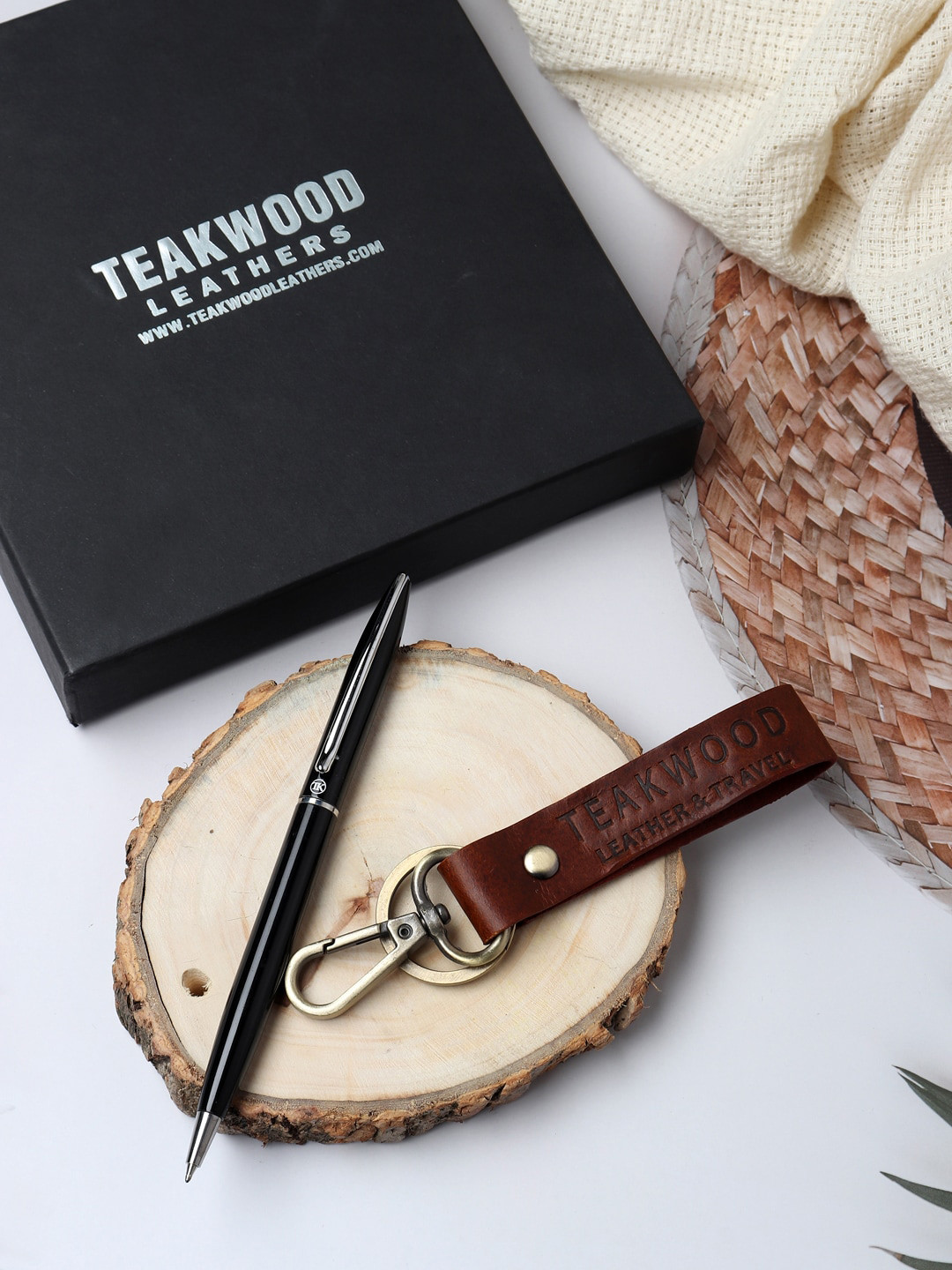 Teakwood Leathers Men Brown Keychain & Pen Accessory Gift Set