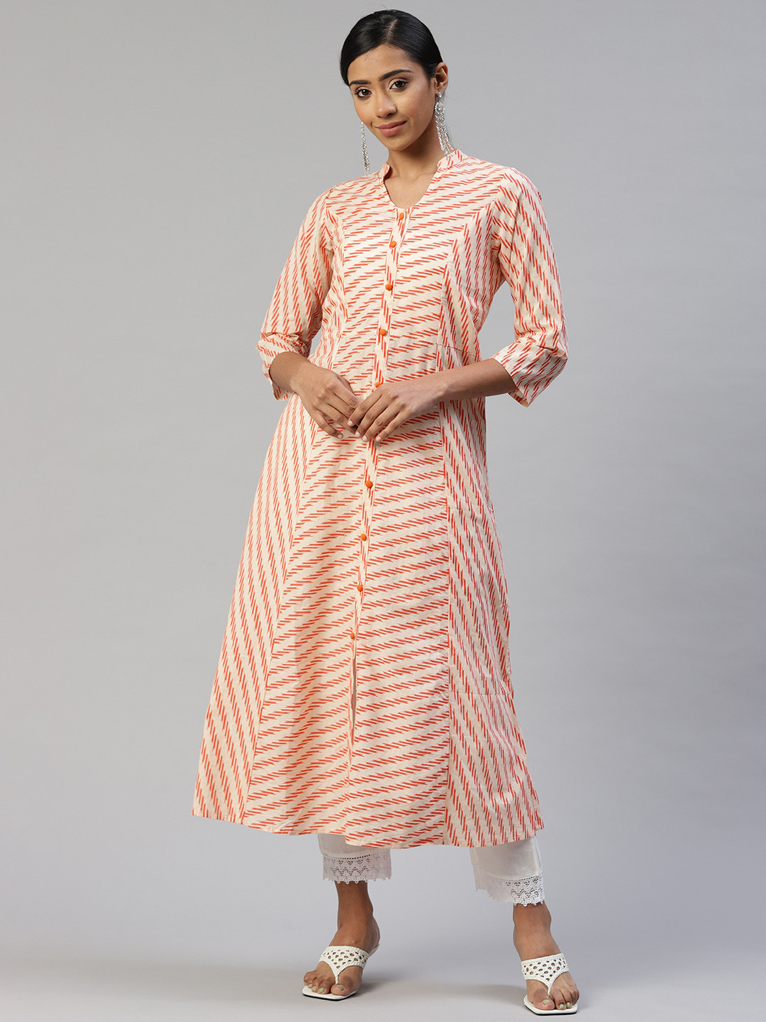 SVARCHI Women Off White & Orange Chevron Printed Kurta