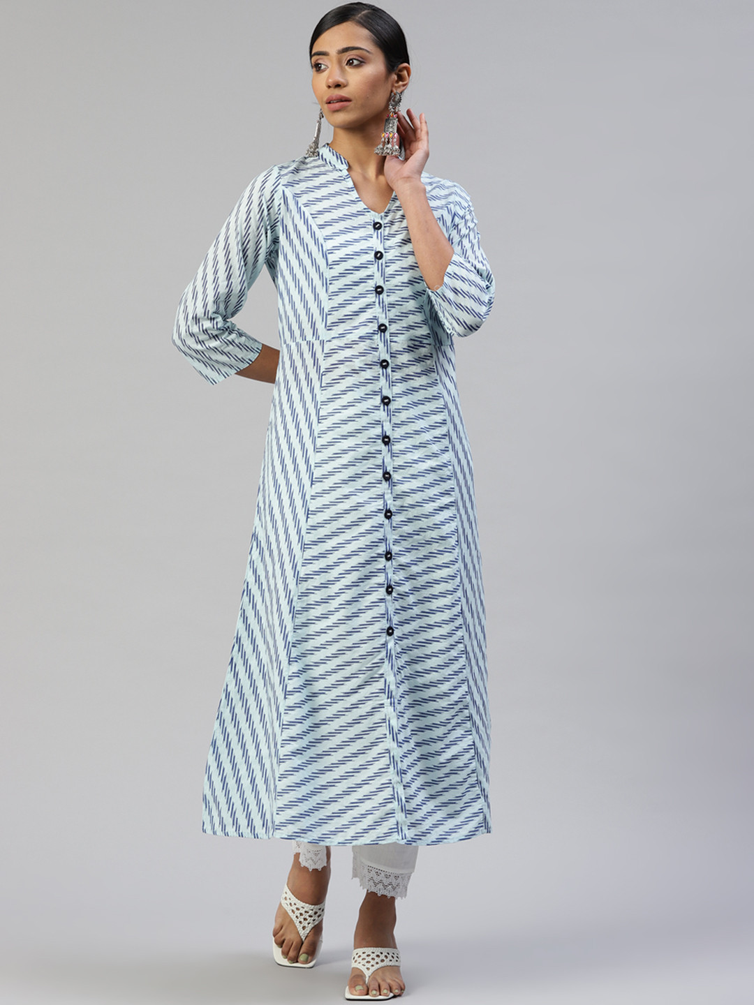 SVARCHI Women Blue & White Chevron Printed A-Line Kurta