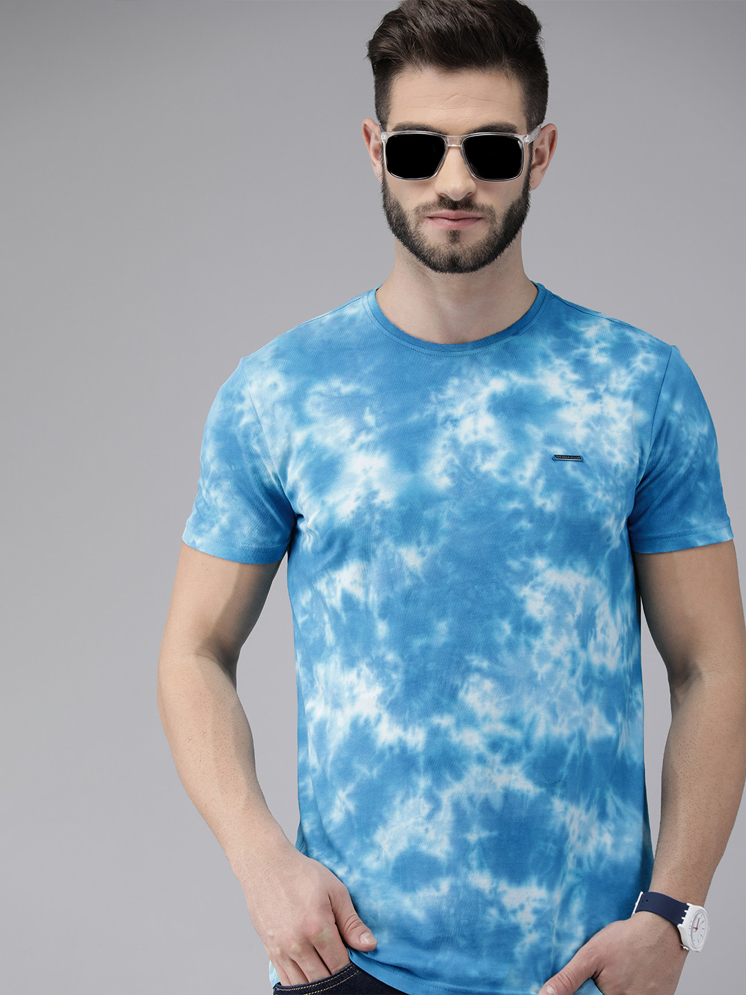 THE BEAR HOUSE Men Blue & White Pure Cotton Tie and Dye Printed Slim Fit T-shirt
