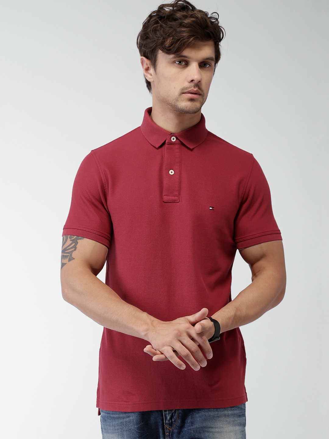 tommy hilfiger maroon t shirt