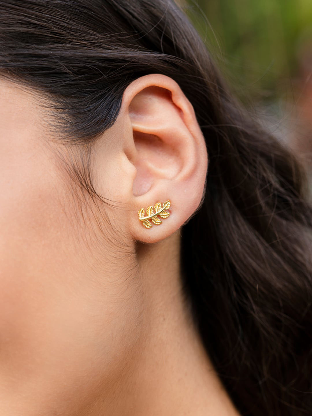 SHAYA Gold-Toned Contemporary Ear Cuff Earrings