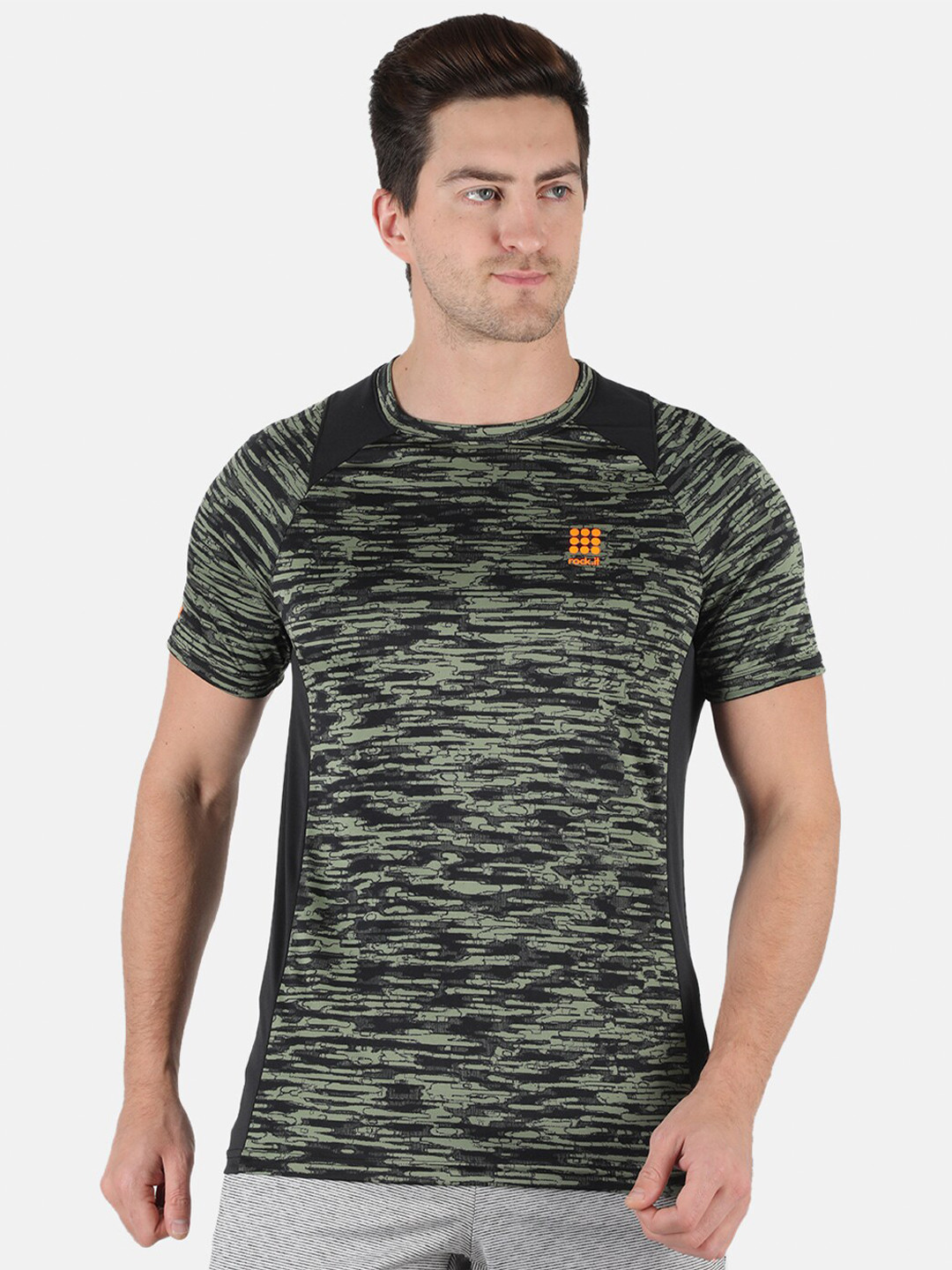 rock it Men Olive Green Printed Slim Fit Sports T-shirt