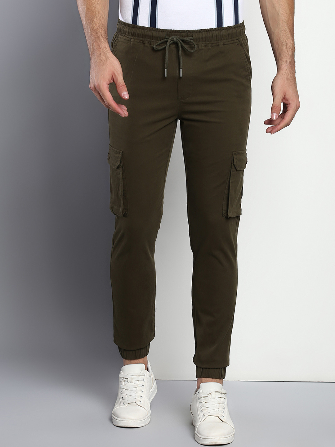 Dennis Lingo Men Olive Green Tapered Fit Cargo Joggers