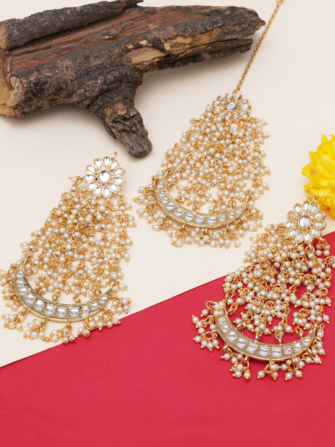 Karatcart Gold Plated Kundan and Pearl Studded Earrings and Maangtikka Set