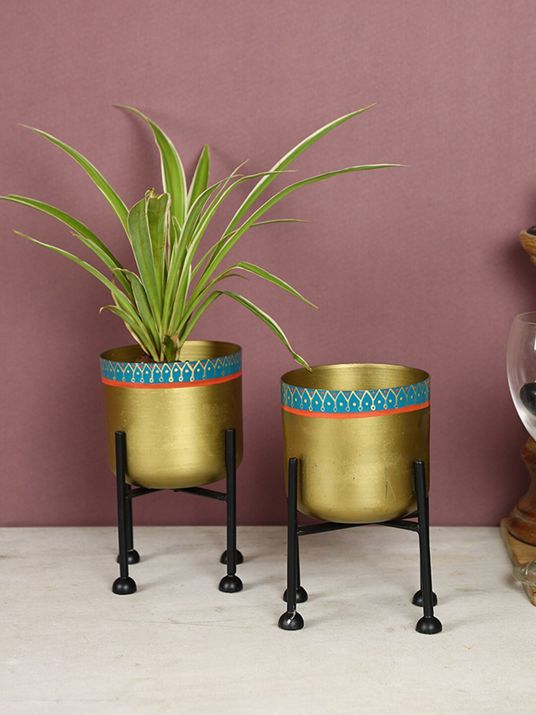 Aapno Rajasthan Unisex Gold Toned & Black Set of 2 Olive Antique Planters