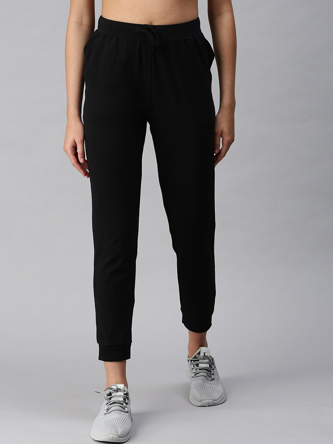 De Moza Black Solid Relaxed Fit Track Pants