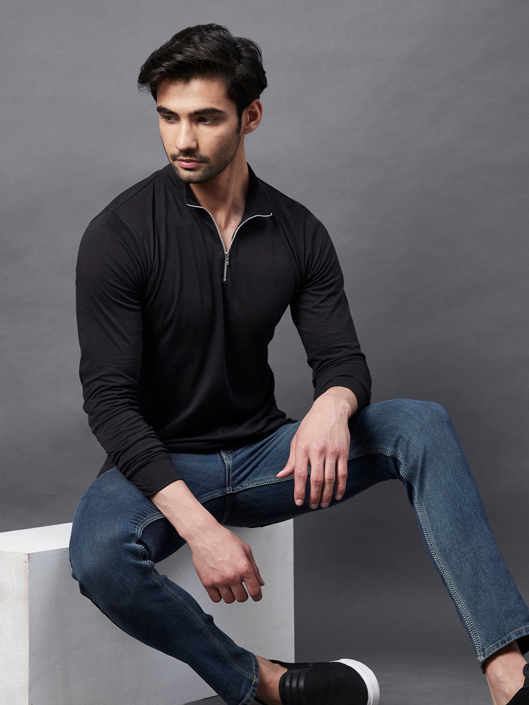 Rigo Men Black High Neck Monochrome Slim Fit T-shirt