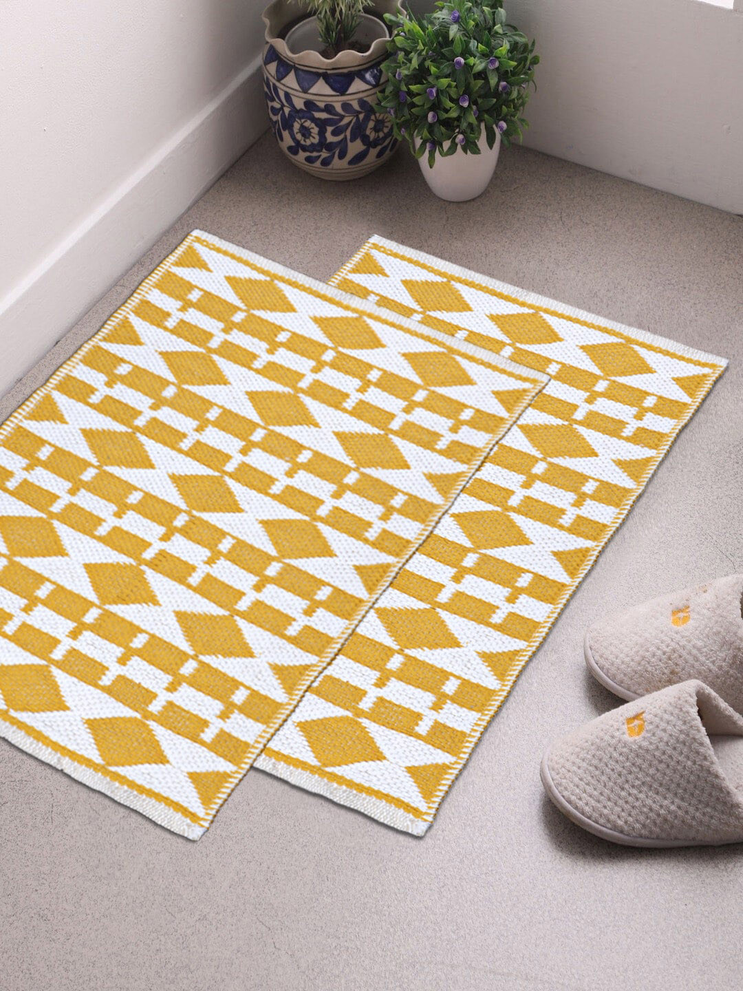 Saral Home Set of 2 Yellow & White Cotton Multiuse Floor Mats