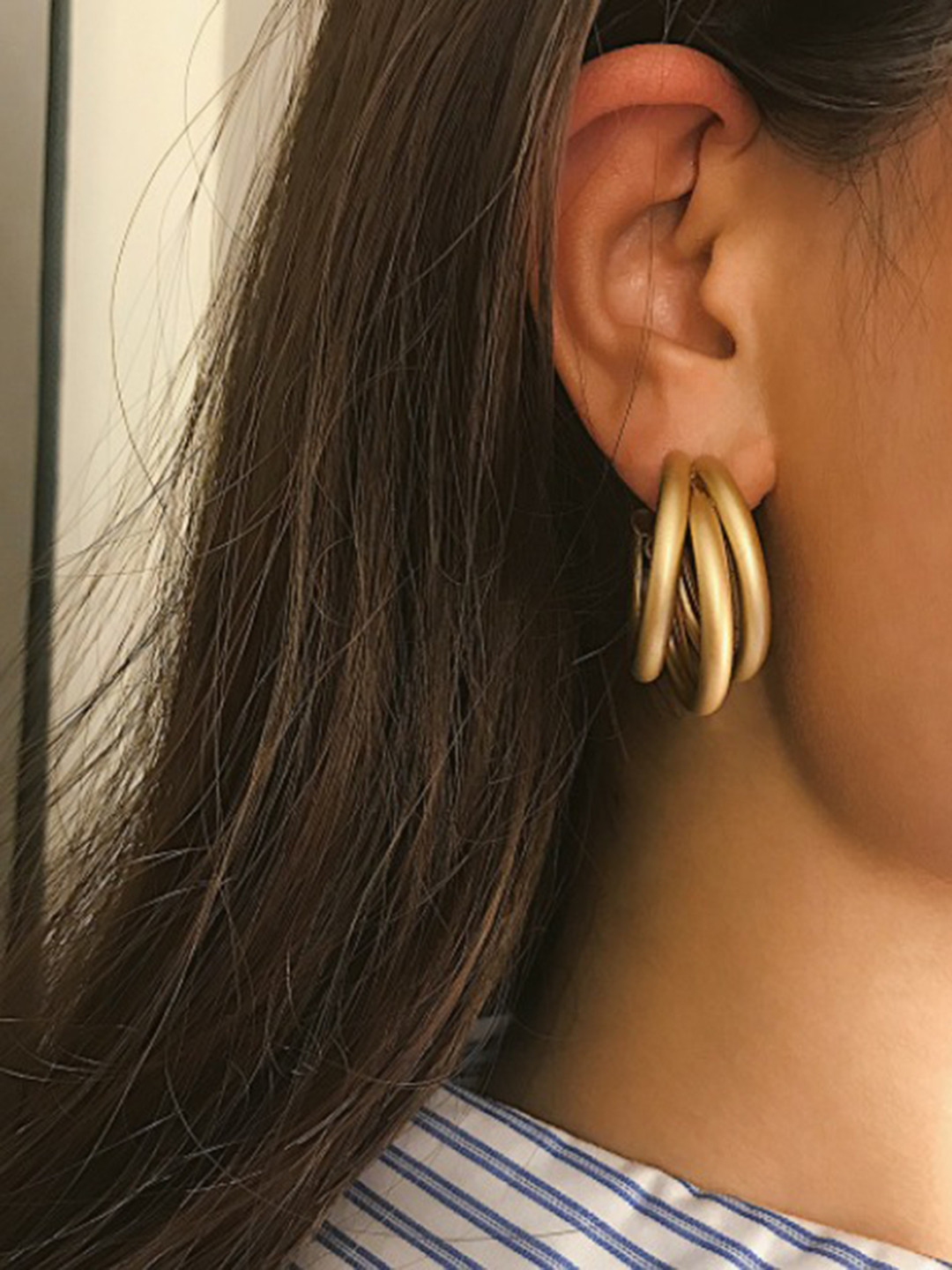 WHITE LIES Gold-Toned Contemporary Half Hoop Earrings