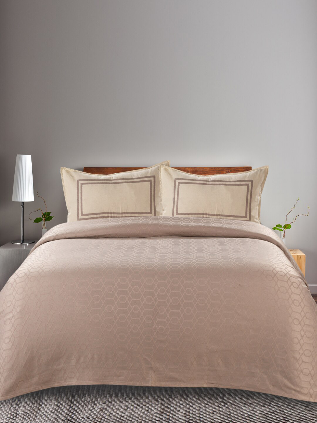 Saral Home Beige Geometric Cotton 160 TC King Bedsheet with 2 Pillow Covers-105 x 108 inches