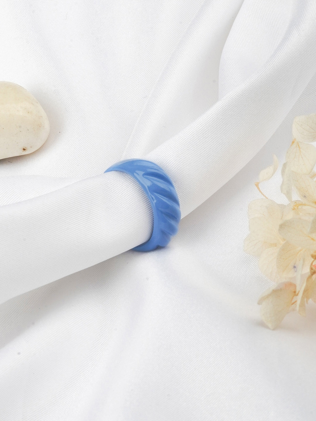 JOKER & WITCH Blue Truffle Croissant Finger Ring