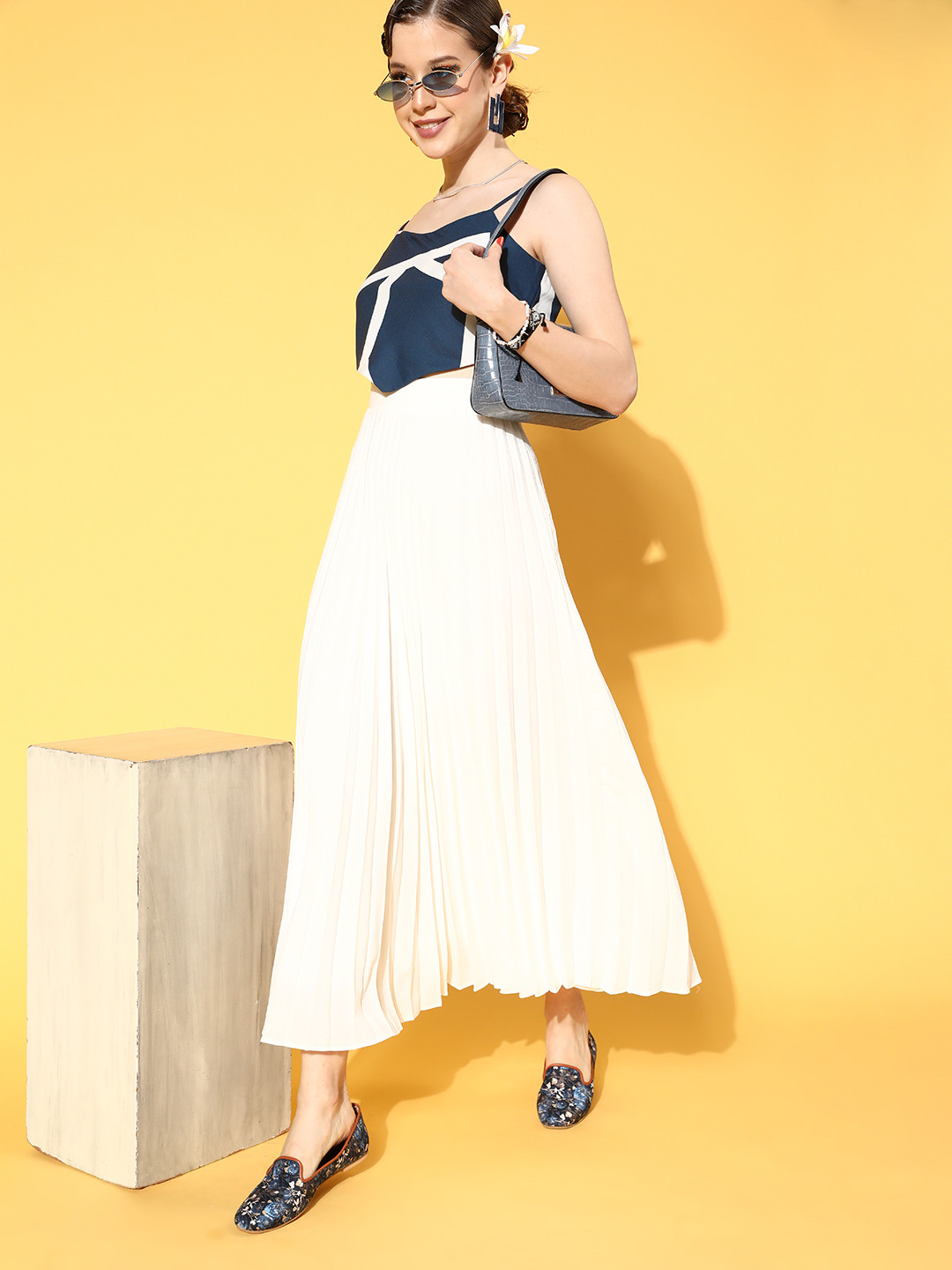 Berrylush Women Deep Navy Blue Geometric Scarf Top