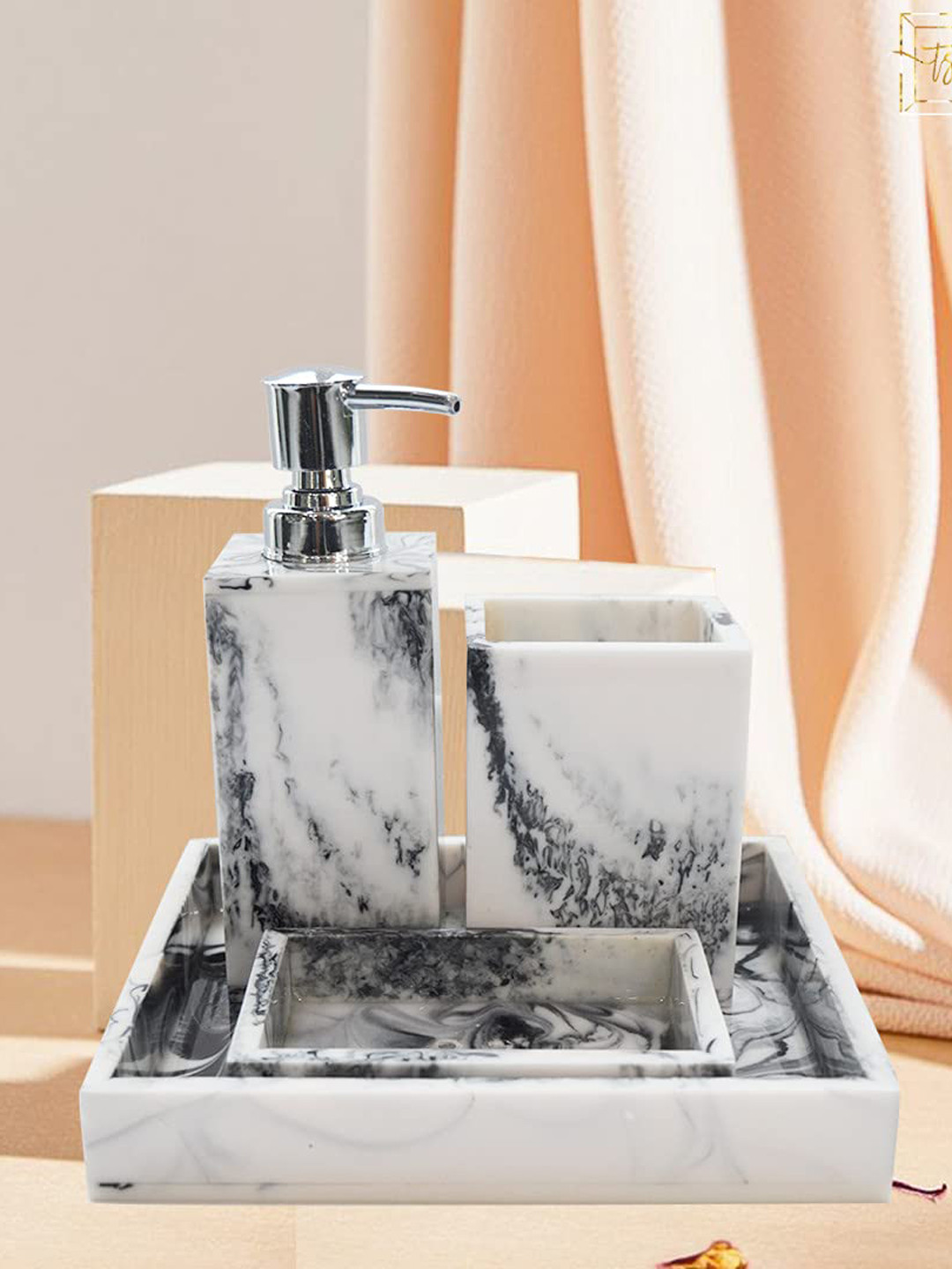 Tranquil square Set of 4 White & Black Abstract Printed Bathroom Accessories