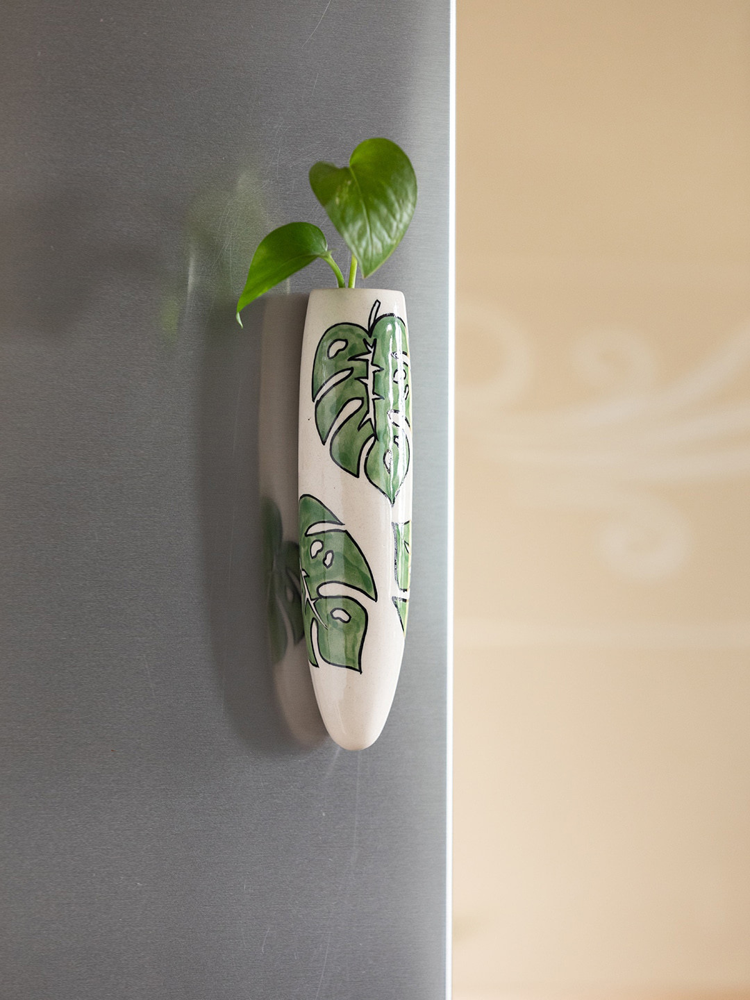 ExclusiveLane White & Green Lush Life Ceramic Magnetic Fridge Planters