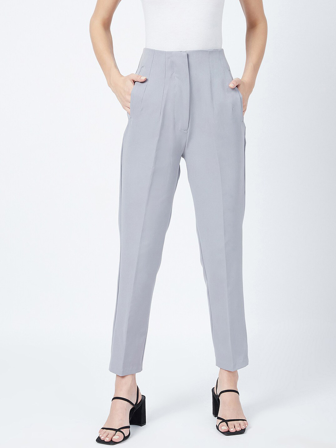 DELAN Women Grey Relaxed Slim Fit High-Rise Easy Wash Pleated Trousers