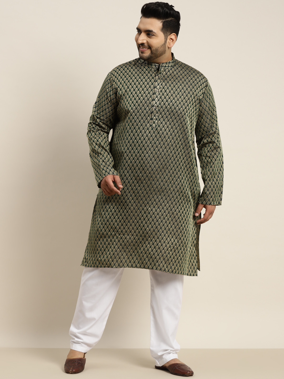 SOJANYA PLUS Men Green Jacquard Self Design Kurta with Pyjamas