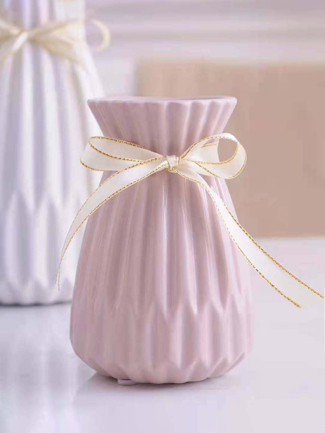 MARKET99  Pink Textured Vase