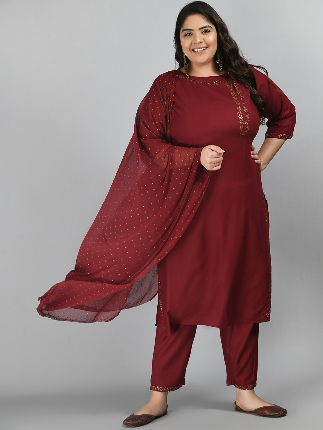 PrettyPlus by Desinoor.com Women Maroon Beads and Stones Kurta with Trousers & Dupatta