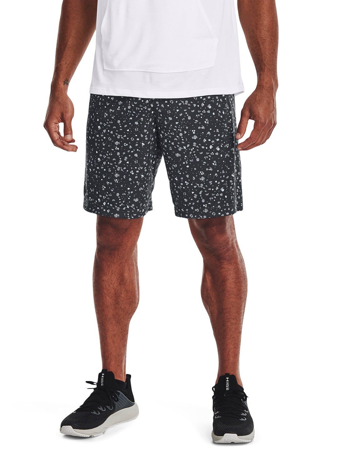 UNDER ARMOUR Men Charcoal Grey Printed Tech Training or Gym Sports Shorts