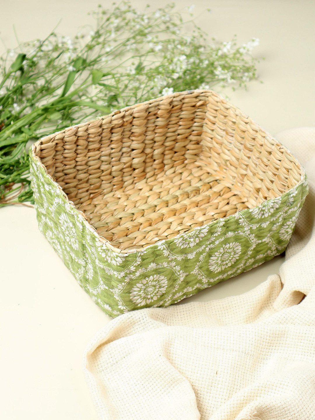 HABERE INDIA Green & White Woven-Design Grass Storage Basket