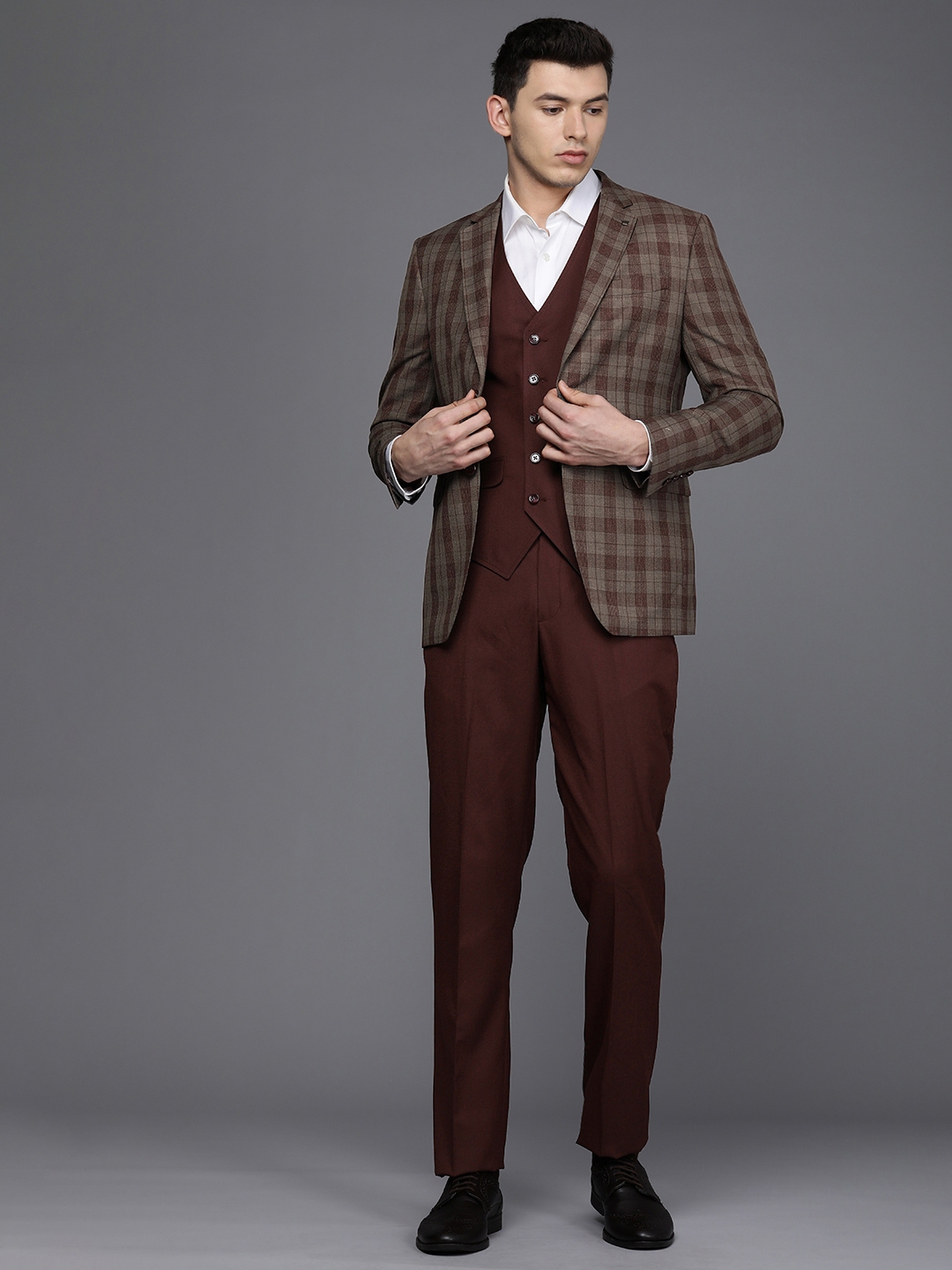 LOUIS PHILIPPE Single Breasted Self Design Men Suit - Buy LOUIS PHILIPPE  Single Breasted Self Design Men Suit Online at Best Prices in India