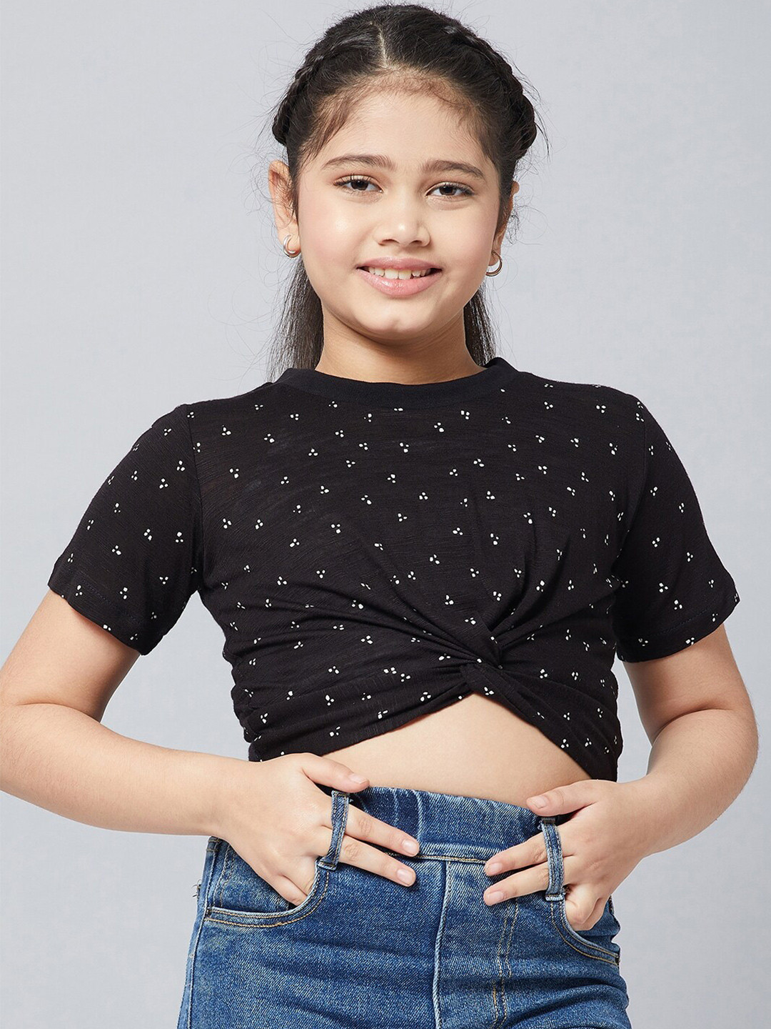Stylo Bug Girls Black Printed Crop Top