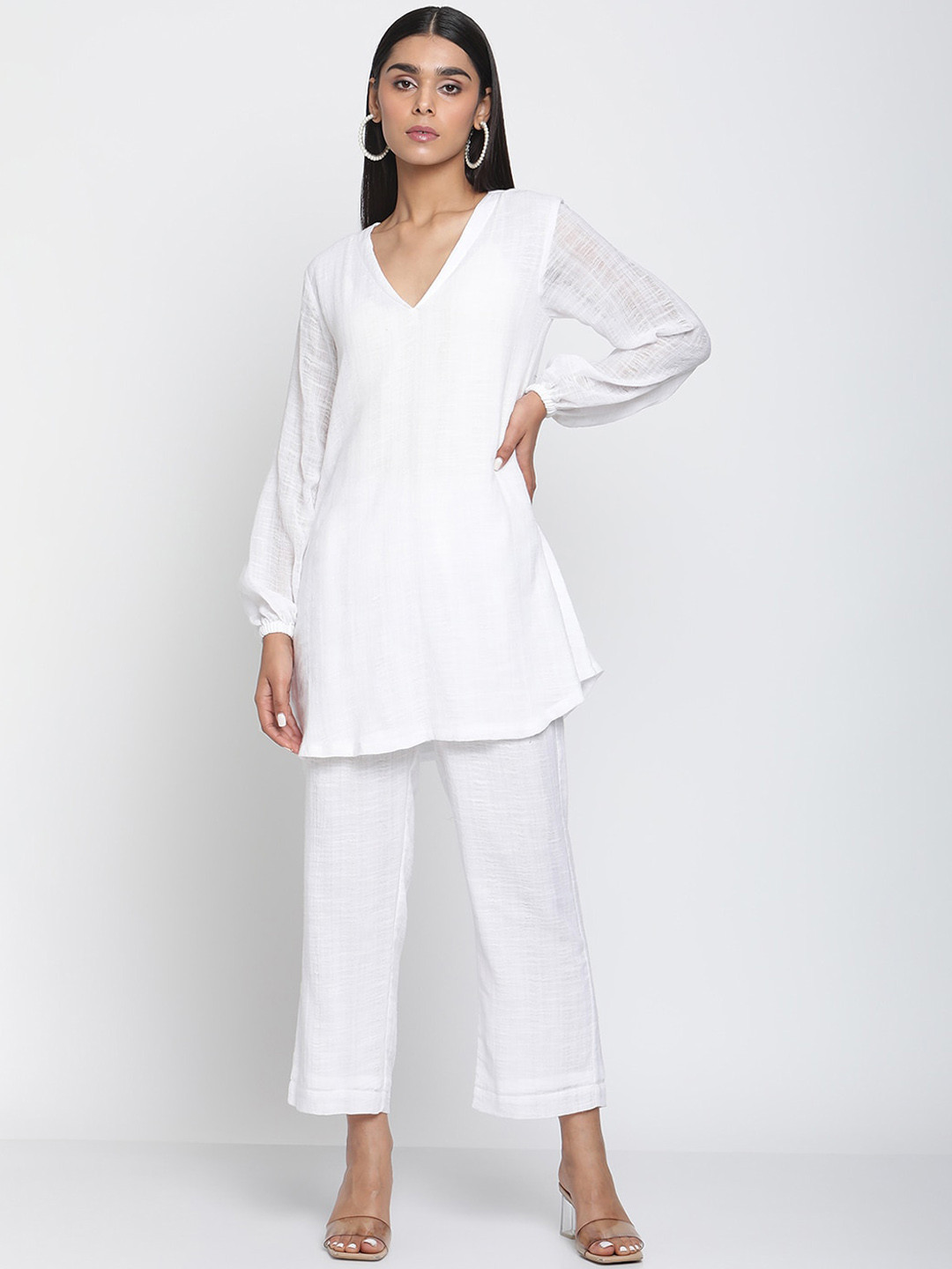 trueBrowns Women White Pure Cotton Kurti with Trousers