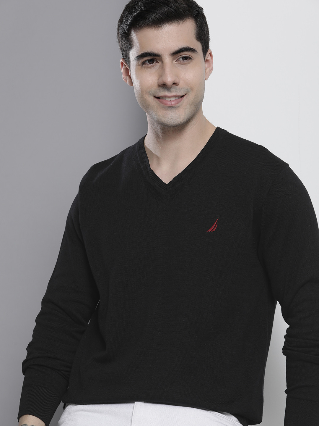 Nautica Men Solid V-Neck Pullover