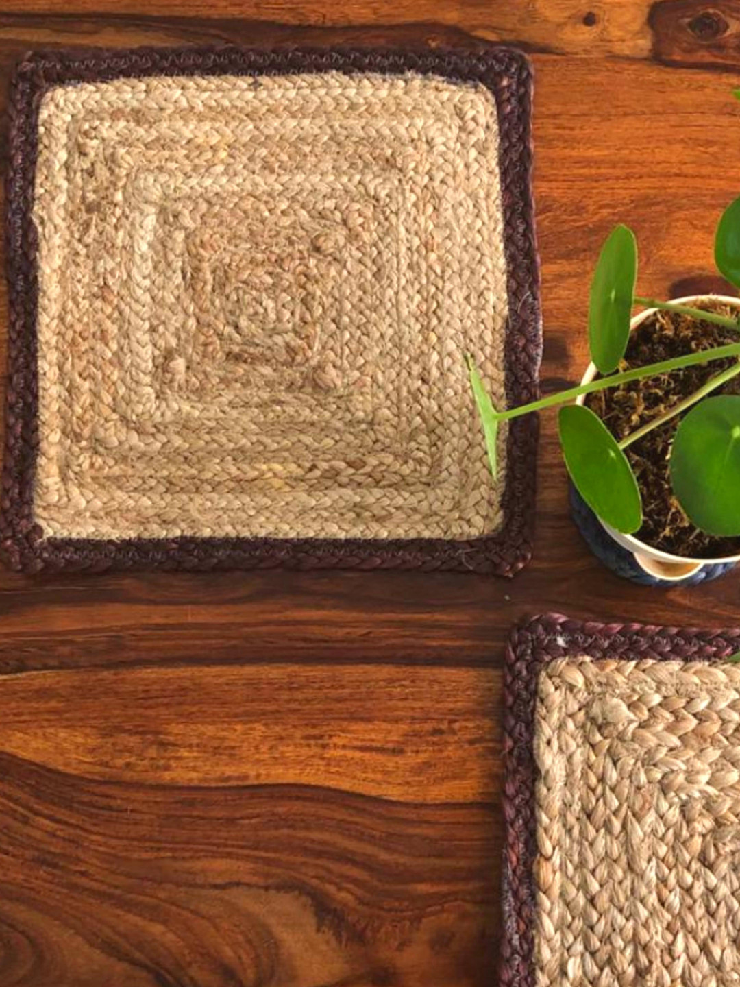 JASMEY HOMES Beige & Brown Set of 4 Square Jute Placemats