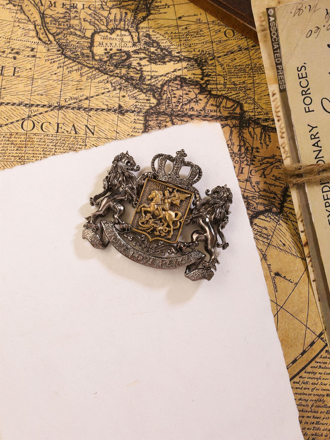 COSA NOSTRAA Men Metallic-Toned & Gold-Toned Georgia Brooch