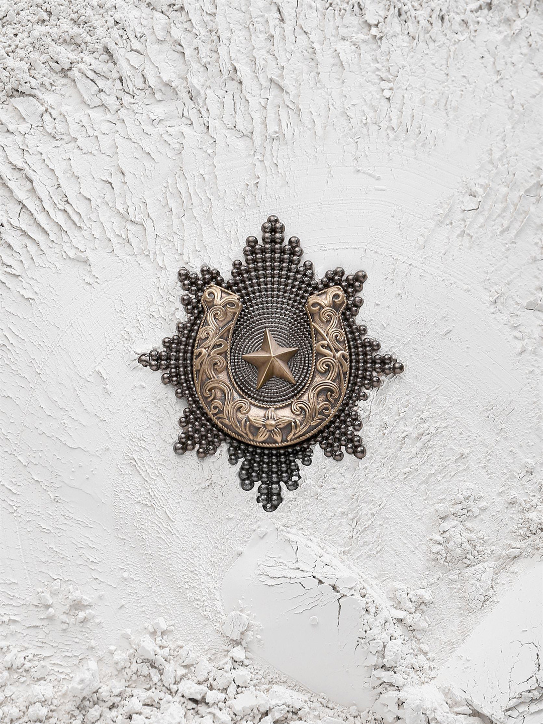 COSA NOSTRAA Men Metallic-Toned The Kotinos Star Brooch