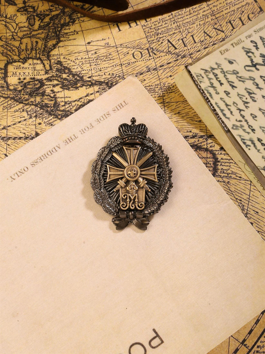 COSA NOSTRAA Men Metallic Heritage Brooch