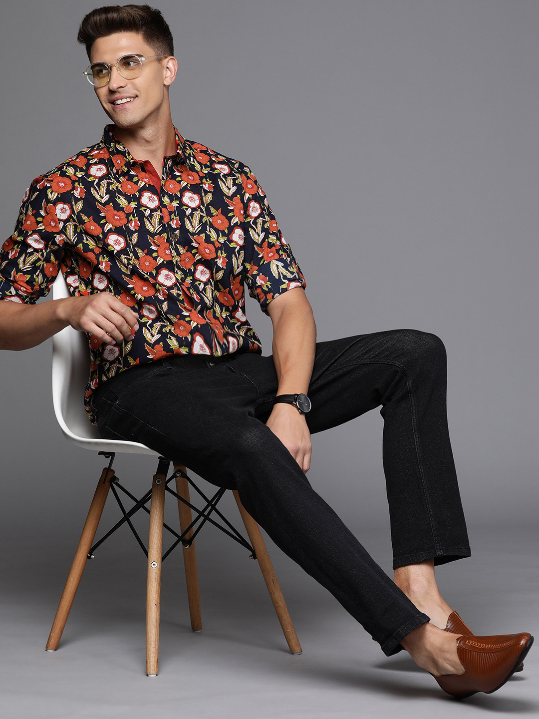 Indo Era Men Navy Blue & Orange Smart Floral Printed Cotton Casual Shirt